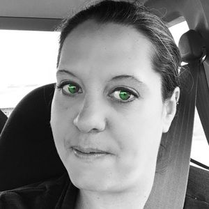 Meet your Posher, Crystal